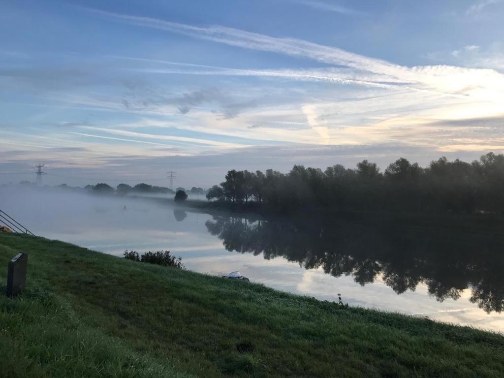 Ons Maashuisje Maaseik Eksteriør bilde